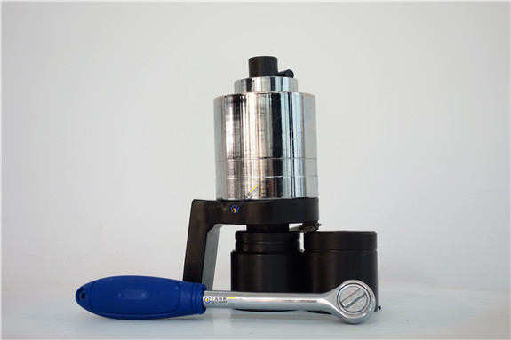 �ܵ�С�ʹ�Ť��ʡ������