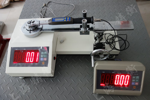 扭力扳手測(cè)量?jī)x圖片